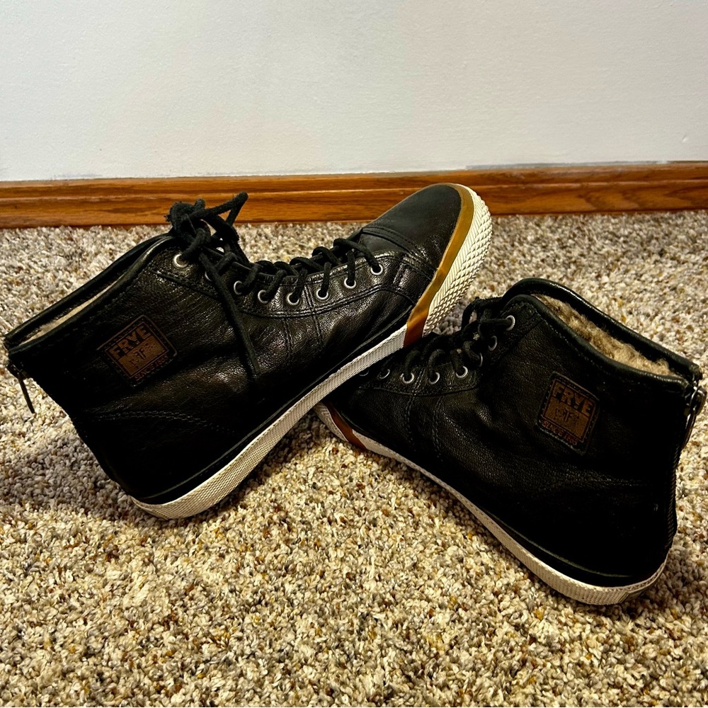 - SOLD -     FRYE "Greene" Highback Shearling Lined Leather Sneaker